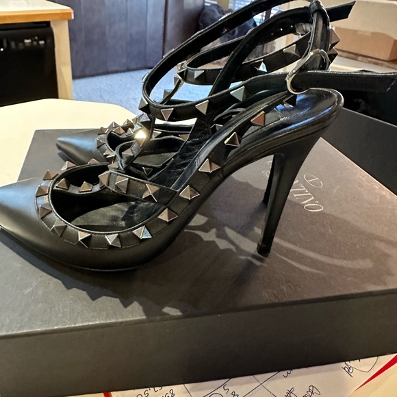 Womens size 36 (US 6) Valentino heels - Picture 7 of 11